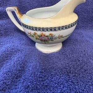 Vintage Meito China Hand Painted Made in Japan Floral Design 8 Oz Creamer 8-e
